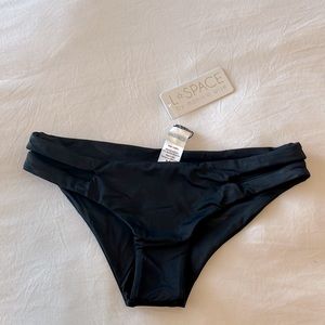 Small black L space Bottom